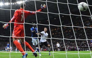 VIDEO: Why Always you, Balotelli?