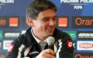 Ba Lan bổ nhiệm "người nhà” làm HLV trưởng