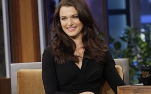 Rachel Weisz khoe được ông xã 'James Bond' tặng xe cổ