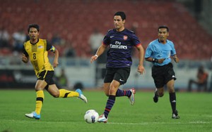 VIDEO: Ngôi sao Malaysia làm "cháy lưới" Arsenal