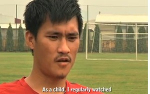 VIDEO: Lê Công Vinh lạ lẫm với bộ ria "độc"