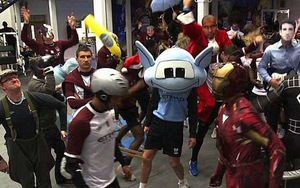 “Đối thủ” của Gangnam Style đại náo phòng tập Man City