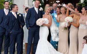 Fan M.U kéo tới nhà thờ mừng Jonny Evans cưới vợ