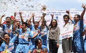 Giải BĐ tứ hùng Cúp EEC 2013: Niềm vui cho các phóng viên