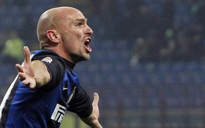 Inter thắng đậm Verona trong ngày đặc biệt của Cambiasso