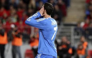 CẬP NHẬT tin sáng 24/11: Sau Messi, tới lượt Ronaldo chấn thương. Không Messi, Barca vẫn đại thắng. Goetze trở thành Judas. Balotelli lại đá hỏng penalty.