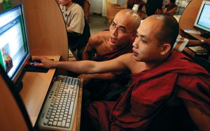 Khó khăn tại Myanmar: Điện và internet