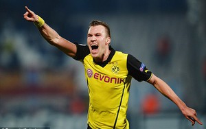VIDEO: Tái lập 'kỳ tích Malaga', Dortmund vượt Arsenal để giành ngôi đầu bảng