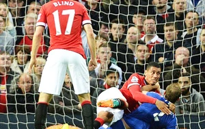 Tranh cãi: Chelsea bị từ chối một quả phạt đền?