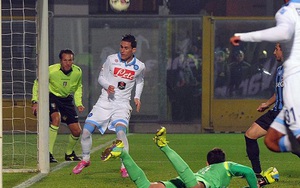 VIDEO: Jose Callejon bỏ lỡ cơ hội không tưởng từ cự ly... 1m