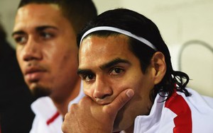 CẬP NHẬT tin sáng 1/11: Derby Manchester vắng bóng Falcao và Silva. Bale chưa thể trở lại