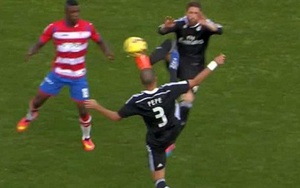 TAI NẠN: Ramos lĩnh trọn cú đạp bóng của Pepe