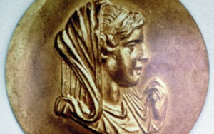 Khai quật mộ cổ ở Amphipolis, Hy Lạp: Người trong mộ là mẹ của Alexander Đại đế?