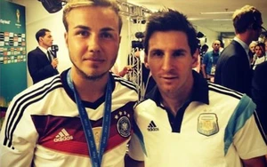 Goetze hé lộ bí mật đằng sau bức ảnh chụp chung với Messi