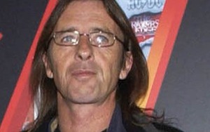 Tay trống của AC/DC bị cáo buộc phạm tội giết người