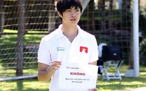 Cầu thủ U19 học chống bạo hành phụ nữ và trẻ em