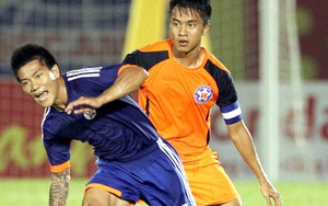 Nguyên Sa và băng đội trưởng SHB.Đà Nẵng