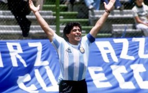 Diego Maradona và món quà sinh nhật sớm... 28 năm