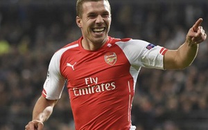 HLV Wenger khẳng định không bán Lukas Podolski