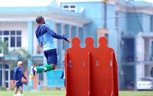 'Bắt bài' tuyển Việt Nam, HLV Riedl cho Indonesia luyện 'đòn hiểm'