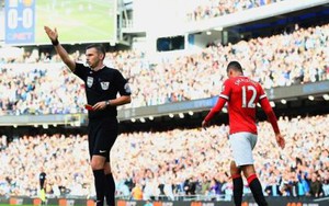 Smalling không cần Hodgson ‘dạy đời’ về chiếc thẻ đỏ oan nghiệt