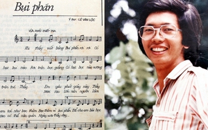 Bụi phấn vẫn rơi trên tóc thầy