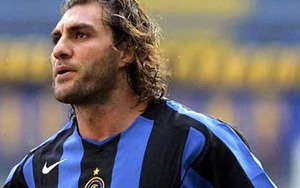 Christian Vieri: 'Moratti đối xử với tôi như mafia. Tôi nhớ 'Người ngoài hành tinh' Ronaldo'