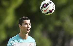 CẬP NHẬT tin sáng 21/11: 'Sẽ là scandal nếu Ronaldo không giành QBV'. 'Messi xuất sắc, nhưng không xứng đáng'