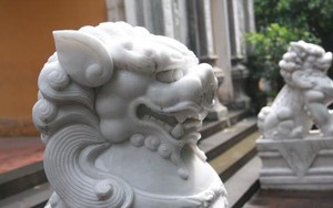 Tự 'xâm lăng văn hóa' qua linh vật ngoại