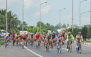 Chặng 2 giải xe đạp xuyên Việt 2014: Mai Duy chiến thắng trên sân nhà