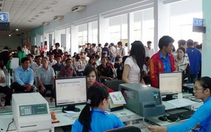 Chật vật mua vé tàu Tết Ất Mùi