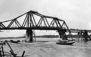 Bảo tồn cầu Long Biên: Nên là cây cầu 'nhịp mất nhịp còn'?