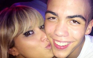 Con trai Ro 'béo' gây xôn xao vì yêu cô giáo gấp đôi tuổi