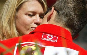 Michael Schumacher chảy nước mắt khi nghe giọng nói của người thân