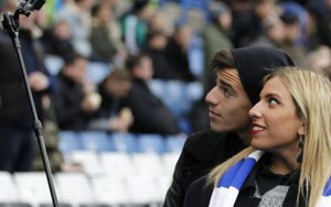 Arsenal, Tottenham cấm CĐV đem gậy chụp ảnh 'tự sướng' tới SVĐ