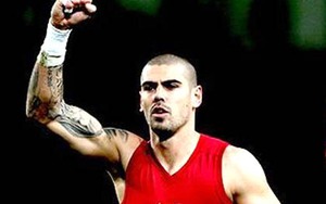 Chưa thi đấu, Valdes đã là món hời của Man United