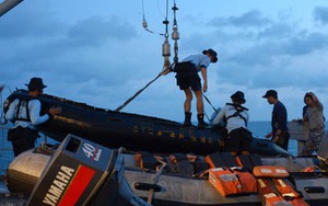 Cứu hộ chuyến bay QZ 8501 của AirAsia - Ngày thứ 13: Tìm thấy 48 thi thể, nhận dạng 27 người, có tín hiệu hộp đen