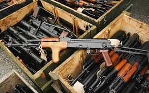 Khủng bố tạp chí Charlie Hebdo: Hiểm họa súng lậu trên đất Pháp