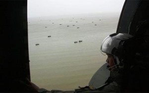 Indonesia tích cực triển khai tìm kiếm hộp đen máy bay QZ 8501