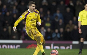 Thủ môn Adrian ghi bàn quyết định giúp West Ham hạ Everton ở FA Cup