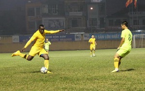 Thanh Hóa sa thải 'bò mộng' Timothy, đón sát thủ Brazil