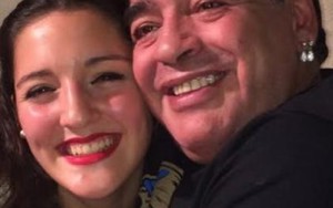 Maradona nhận lại con rơi 18 tuổi: Cái kết đẹp của tình phụ tử