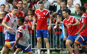 Bayern Munich của Pep Guardiola lại gây sốt với màn 'đá ma' ảo diệu