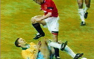 Những pha cố ý giẫm chân đối phương: Từ Costa đến Cantona, Roy Keane, Balotelli