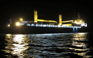 Tàu ngầm HQ-184 Hải Phòng vào Quân cảng Cam Ranh an toàn