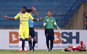 Samson thẻ đỏ, Văn Quyết giật 3 điểm về cho Hà Nội.T&T