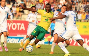 Đồng Tháp - QNK.Quảng Nam 3-0: 3 bàn thắng, 2 thẻ đỏ