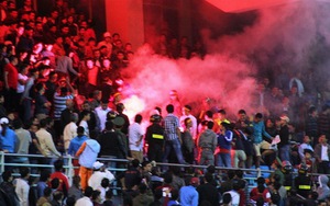 CĐV Hải Phòng lại đốt pháo sáng