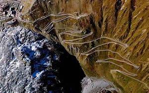 Ngỡ ngàng với vẻ đẹp Trái đất qua ảnh chụp từ vệ tinh