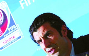 Bầu cử Chủ tịch FIFA: Figo không thể đánh bại Blatter?